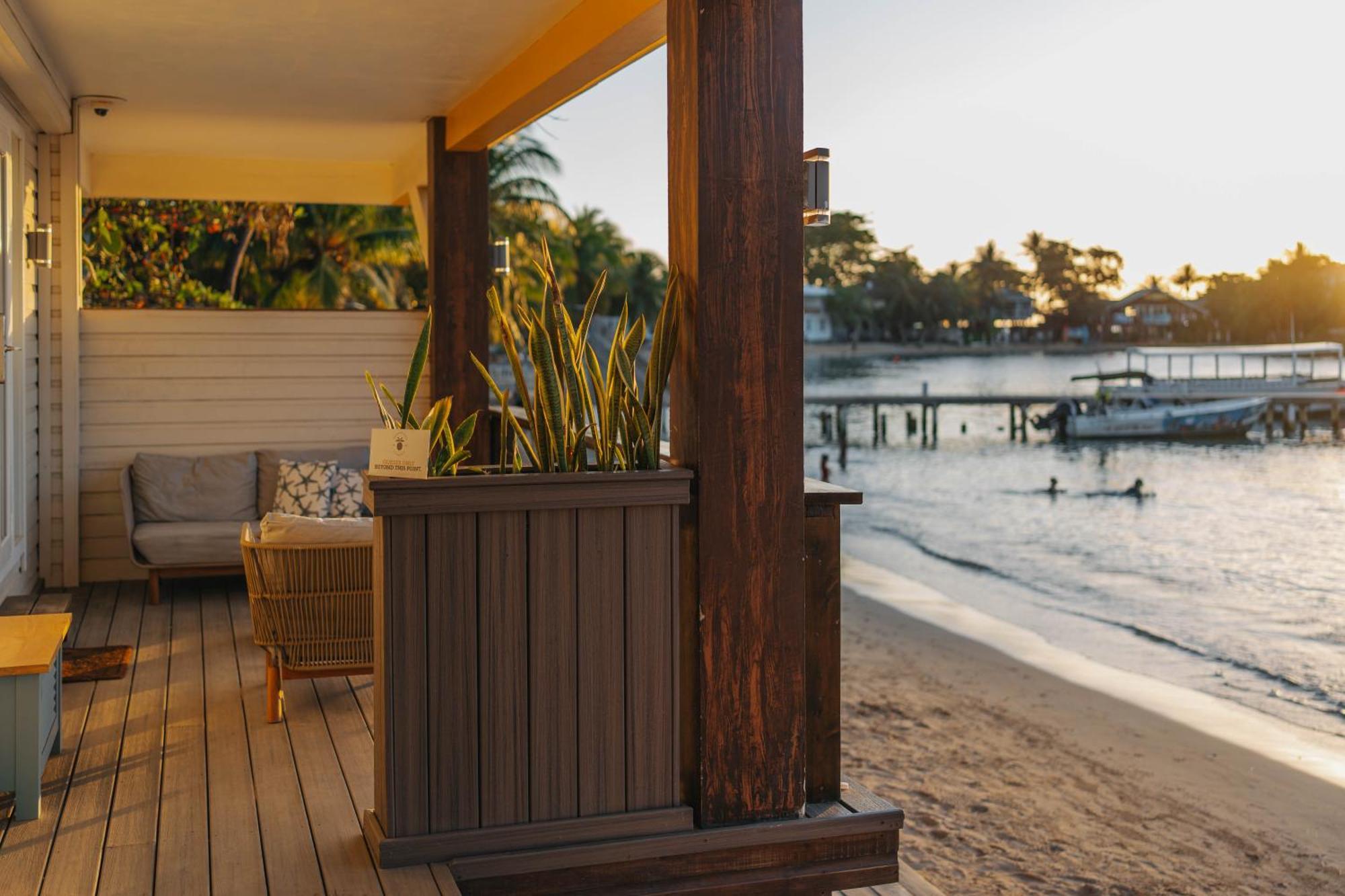 The Beach House Boutique Hotel West End Extérieur photo