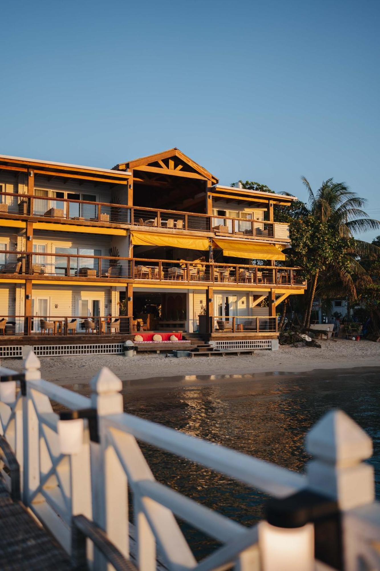 The Beach House Boutique Hotel West End Extérieur photo