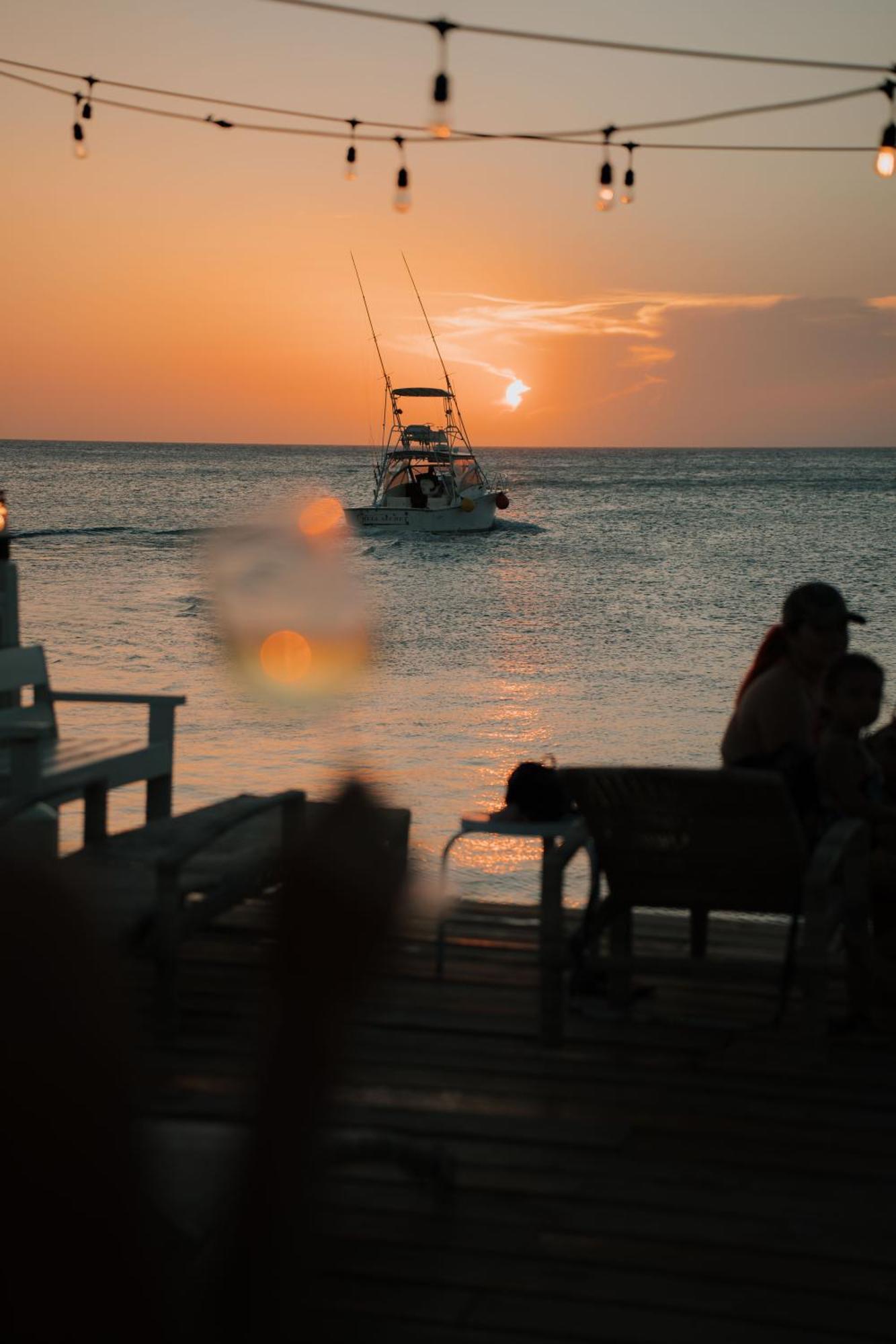 The Beach House Boutique Hotel West End Extérieur photo
