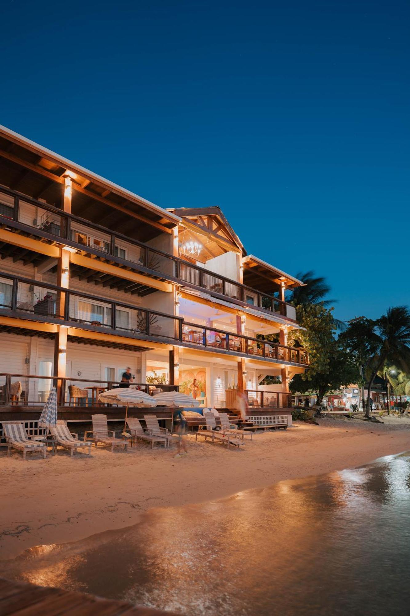 The Beach House Boutique Hotel West End Extérieur photo